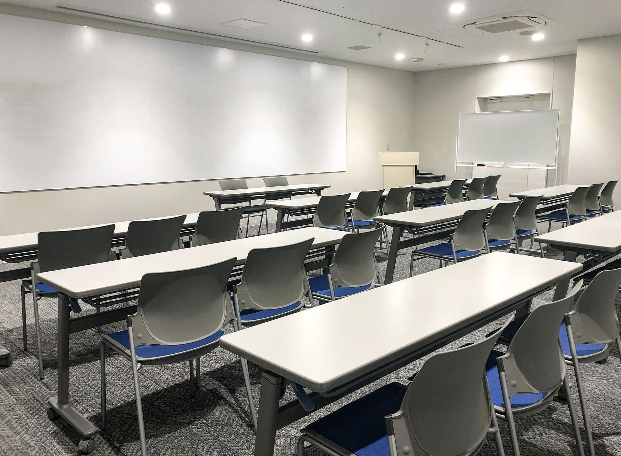 SEMINAR ROOM A(~27人)