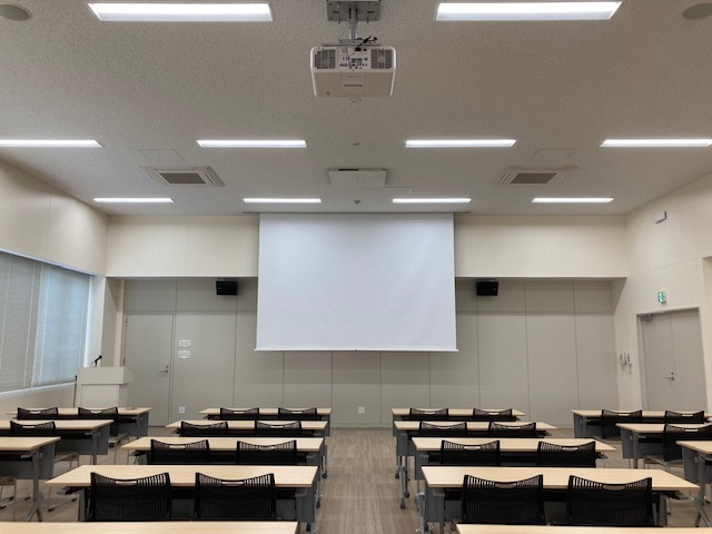 プロジェクター・スクリーン（固定式）