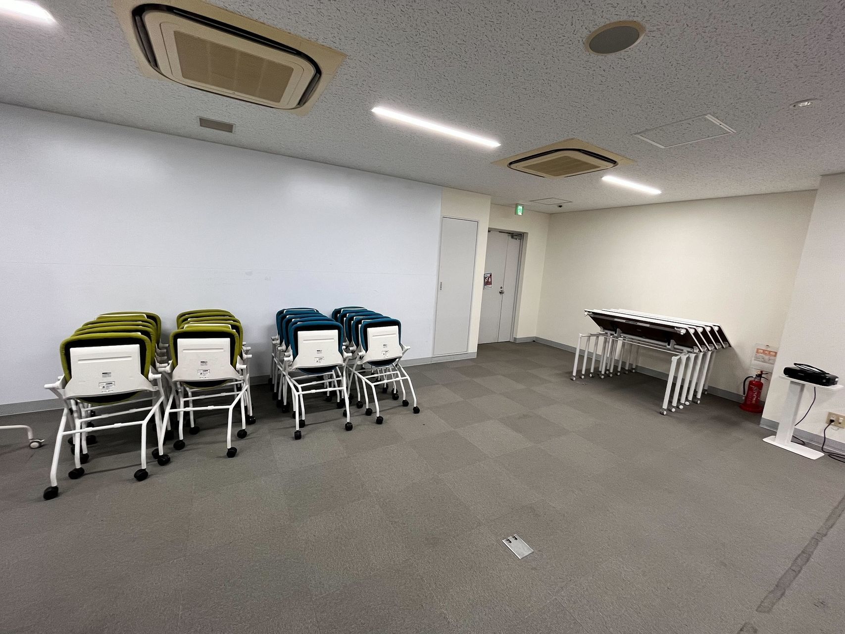 早稲田大学